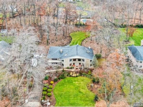 55 Timberlane Rd, Upper Saddle River, NJ 07458-2226