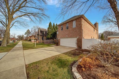 289 Stratford Rd, Des Plaines, IL 60016-2107