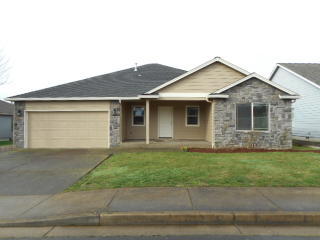 166 13th St, Jefferson, OR 97352-9352
