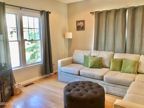 8 Home Pl, Greenwich CT  06830-7106 exterior