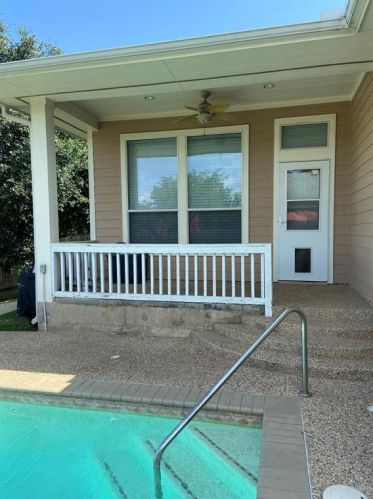 2500 Amy Lee Dr, Conroe TX  77304-5003 exterior