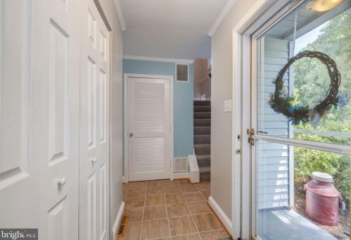 9021 Andromeda Dr, Springfield, VA 22015-3504