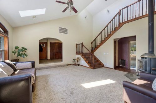 10310 Hirschdale Rd, Truckee, CA 96161-4512