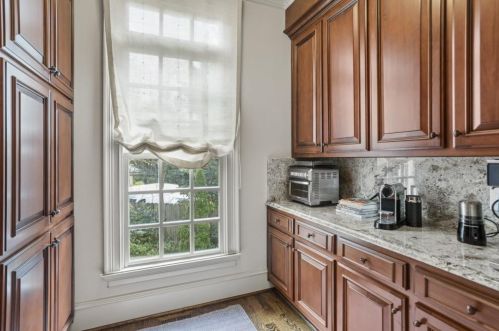 876 Berkshire Rd, Atlanta GA  30324-4930 exterior