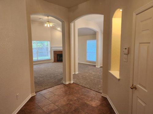 22 Hobbit Glen Dr, Conroe TX  77384-3840 exterior