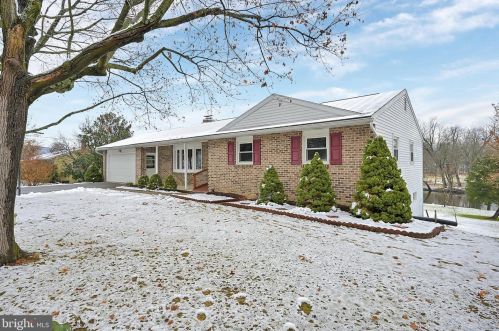 1561 Waggoners Gap Rd, Carlisle, PA 17013-8366