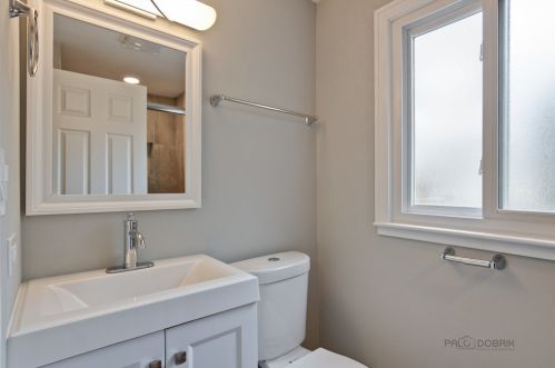 1019 Castlewood Ln, Bannockburn IL  60015-2609 exterior