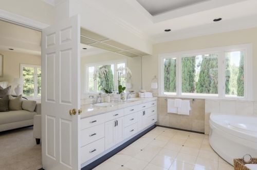 11555 Arroyo Oaks Dr, Los Altos CA 94024-6527 exterior