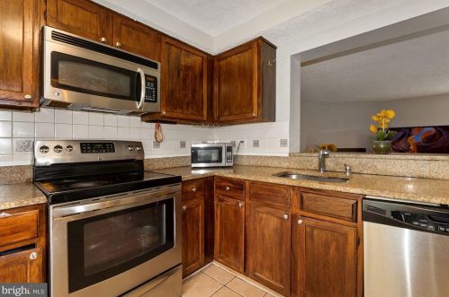 13927 Carthage Cir, Burtonsville, MD 20866-2006