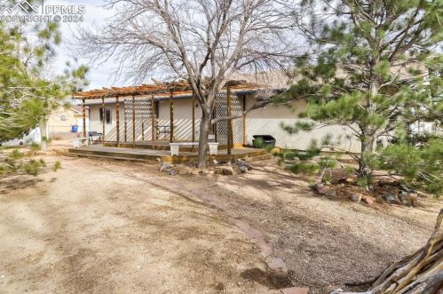703 Matt Dr, Pueblo CO  81007-6513 exterior