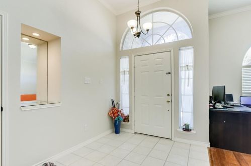 1525 Bastrop Dr, Carrollton TX 75010-6423 exterior