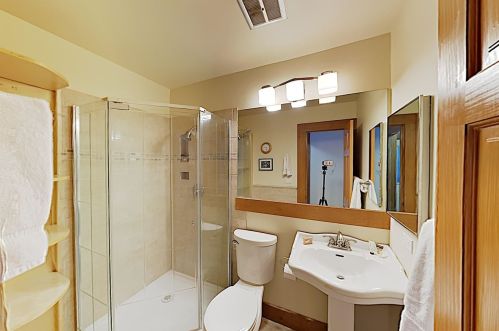 3026 Silver Strike, Truckee CA  96161-4208 exterior