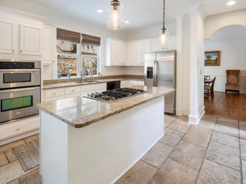 1892 Harper Rd, Atlanta GA  30318-3070 exterior