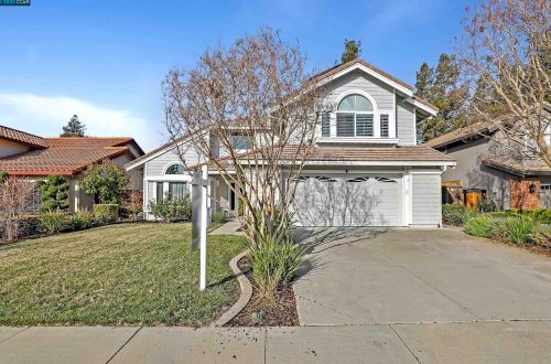 1581 Maple Leaf Dr, Pleasanton, CA 94588-5305