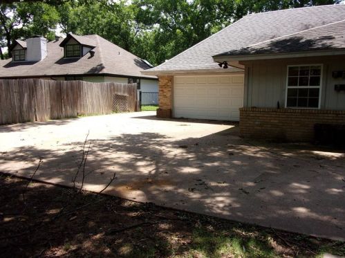 7519 Ravenswood Rd, Granbury TX  76049-4744 exterior