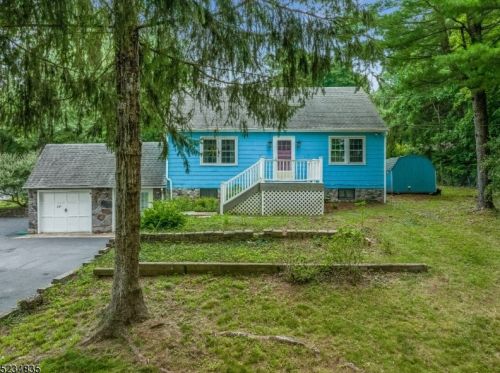 289 Mountain Rd, Lebanon, NJ 08833-5029