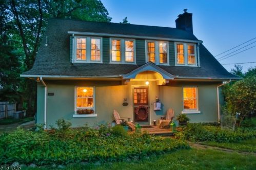36 Yale Ter, Town Center, NJ 07052-4420