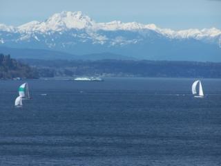 12715 Shorewood Dr, Seattle, WA 98146-3015