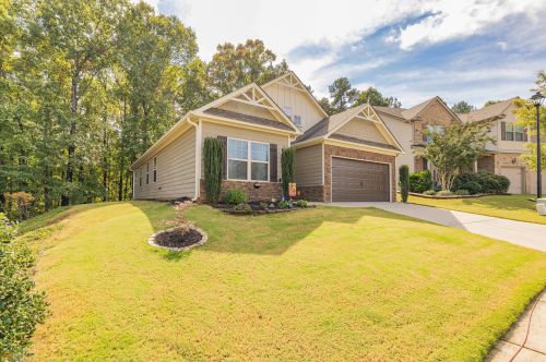 97 Village Park Dr, Newnan, GA 30265-5546