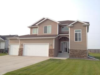 5086 Loden Ct, Fargo, ND 58104-6048