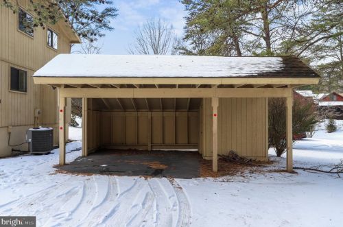 283 The Woods Rd, Hedgesville WV  25427-6886 exterior