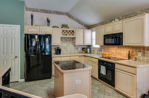 6701 Andress Dr, Fort Worth TX  76132-2999 exterior