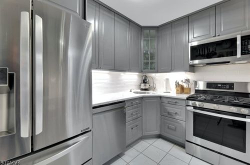 35 Crestview Ln, Mount Arlington NJ  07856-1354 exterior