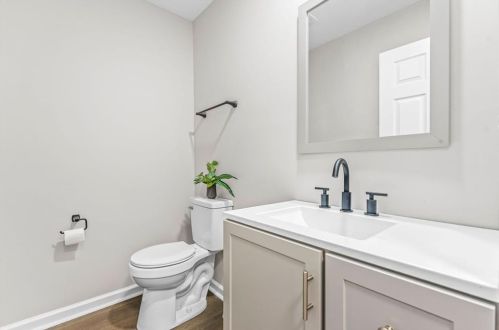 782 Magna Carta Dr, Atlanta GA  30318-6058 exterior