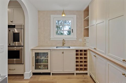 192 Sturges Ridge Rd, Wilton CT  06897-3236 exterior