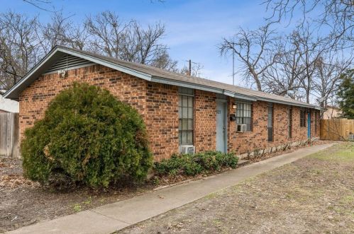 1823 Randolph Dr, Garland TX  75041-6327 exterior