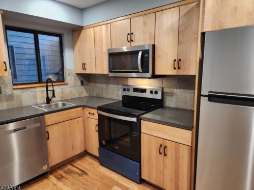 38 Slope, Clinton, NJ 08809-1134