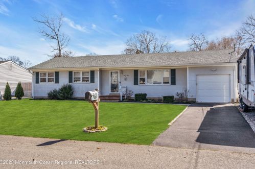 203 Walnut Dr, Lacey Township, NJ 08734-2442