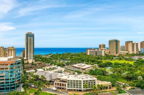 2139 Kuhio Ave, Honolulu HI  96815-2378 exterior