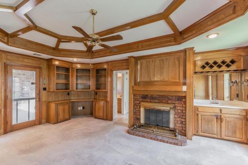 2102 Antibes Dr, Carrollton TX 75006-4327 exterior