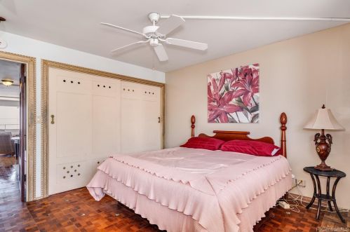 1720 Ala Moana Blvd, Honolulu HI  96815-1302 exterior