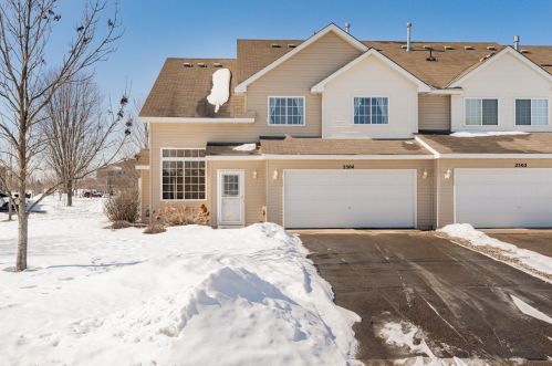 2504 Yellowstone Dr, Hastings, MN 55033-3751