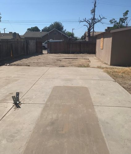 900 1st St, Turlock CA  95380-6021 exterior