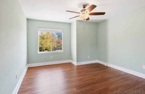 1597 Parkview Dr, Vista CA  92081-8750 exterior