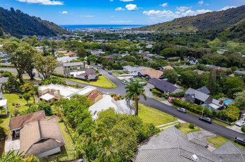 3336 Kahawalu Dr, Honolulu HI  96817-1074 exterior