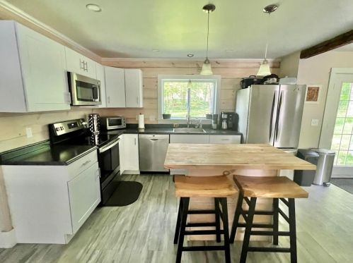 35 Coral Ave, Unity NH  03603-4468 exterior