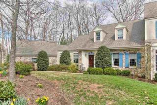 2131 Tall Oaks Ln, York, PA 17403-5903