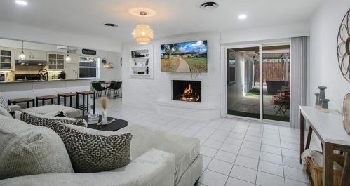 2404 Crestview Cir, Irving TX  75062-5304 exterior