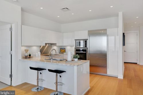 50 16th St, Philadelphia PA  19102-2516 exterior