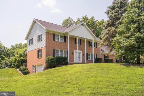 127 Bridle Cir, Lancaster, PA 17603-9796