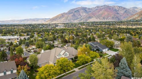 2515 Willow Hl Dr, Sandy UT 84093-1894 exterior