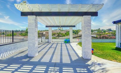14082 Crystal View Ter, Riverside CA  92508-8705 exterior