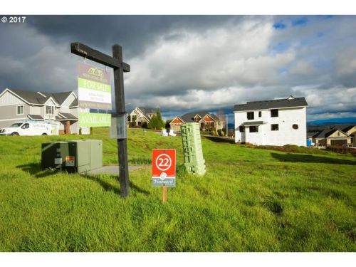 109 Alder St, Dundee, OR 97115-9514