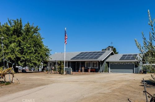 6235 Burgandy Ln, Lake Nacimiento, CA 93446-9236