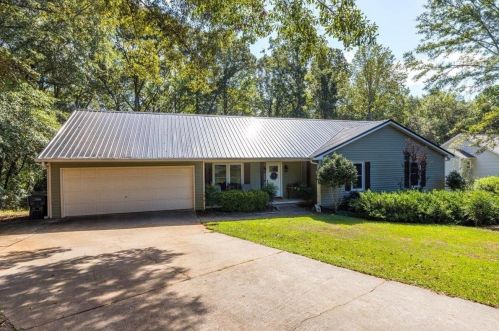 415 Pecan Cir, Forsyth, GA 31029-8671