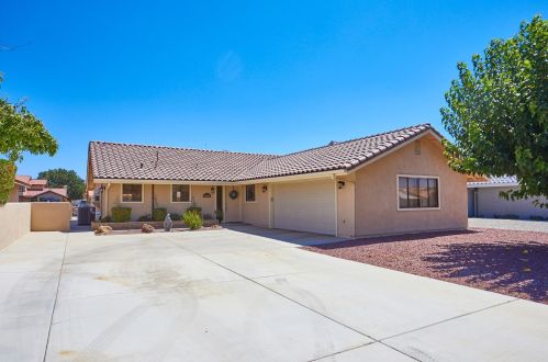 26281 Fleet Ln, Helendale, CA 92342-7774